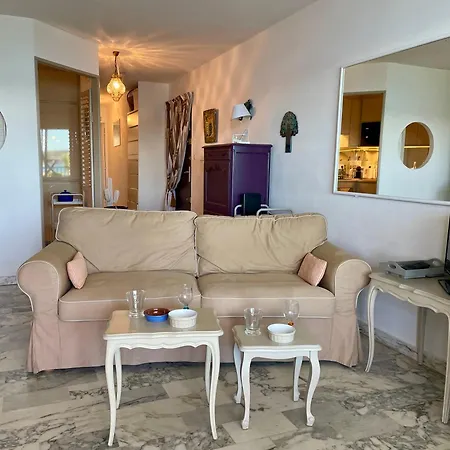 Stunning Sea View, Comfort, Ac, Everything Within Walking Distance Bandol