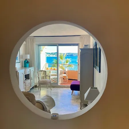 Stunning Sea View, Comfort, Ac, Everything Within Walking Distance Apartment