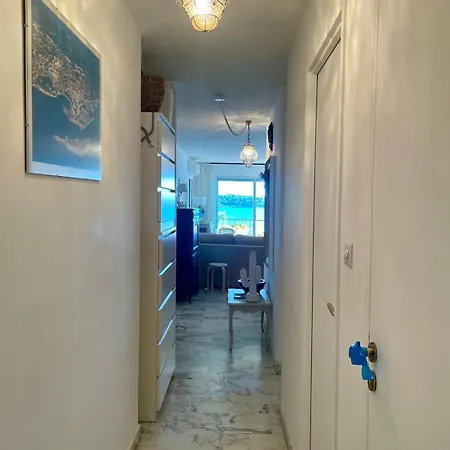 Stunning Sea View, Comfort, Ac, Everything Within Walking Distance Apartment *
