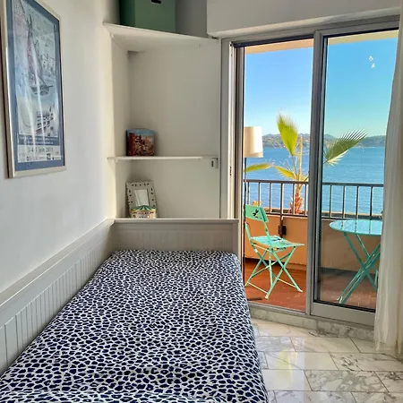 Stunning Sea View, Comfort, Ac, Everything Within Walking Distance Apartment *