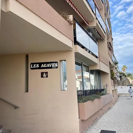 Stunning Sea View, Comfort, Ac, Everything Within Walking Distance *