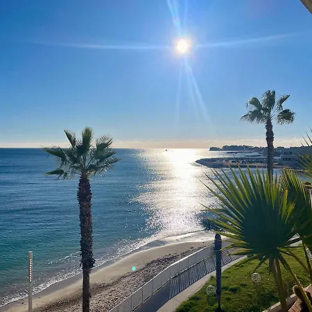 Stunning Sea View, Comfort, Ac, Everything Within Walking Distance Apartment
