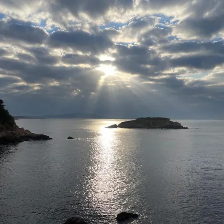 Apartment Stunning Sea View, Comfort, Ac, Everything Within Walking Distance Bandol